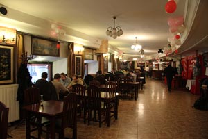 Dowieziemy zamówione potrawy do domu, biura w atrakcyjnej cenie dostawy